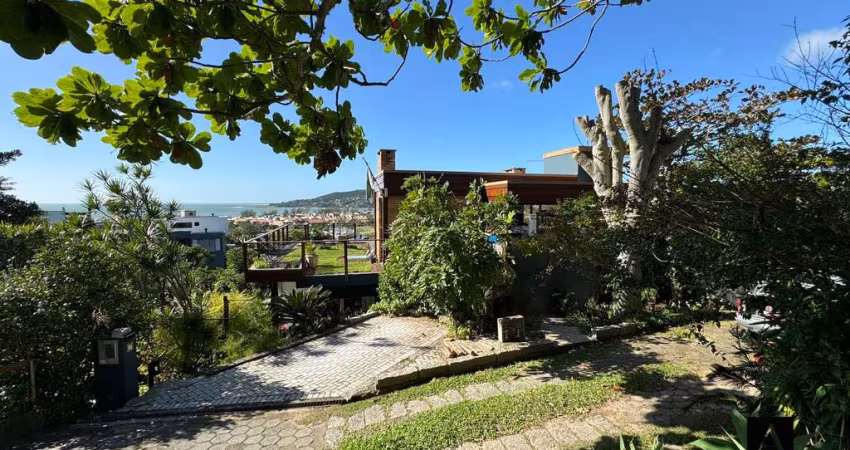 Casa Vista ao Mar em Condomínio - Garopaba SC