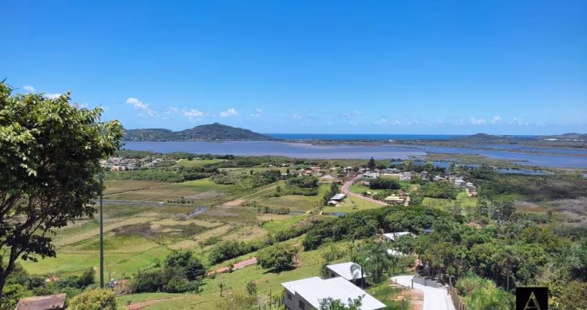 Terreno com Vista em Condomínio