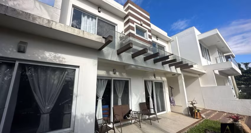 Casa uma quadra do mar