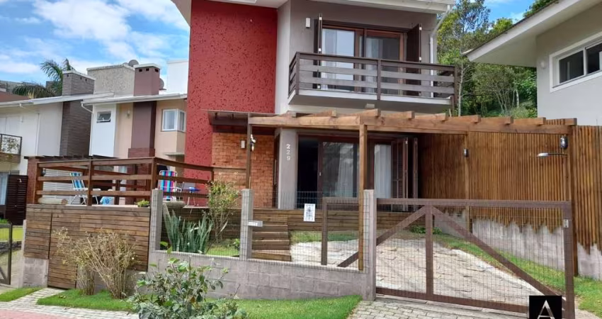 Casa à venda no bairro Centro - Garopaba/SC