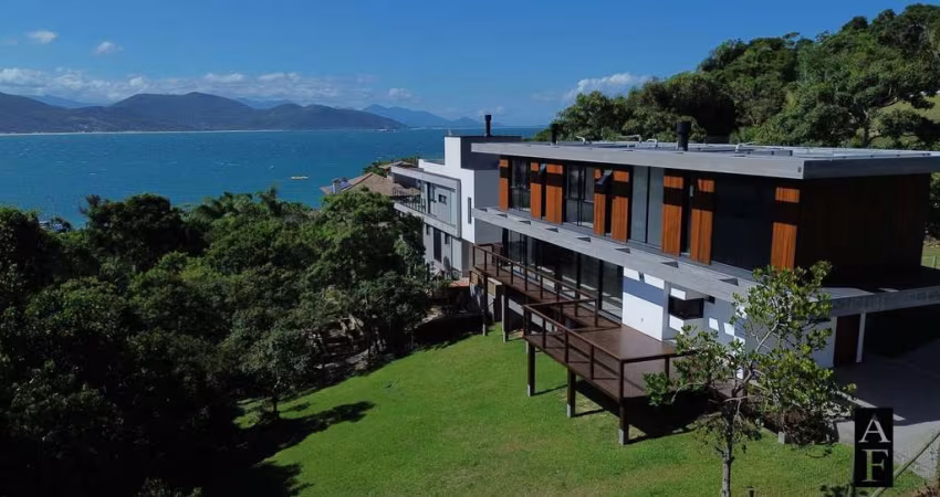 Casa à venda no bairro Praia da Vigia - Garopaba/SC