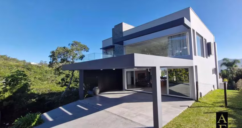Casa de alto padrão em garopaba na praia da ferrugem