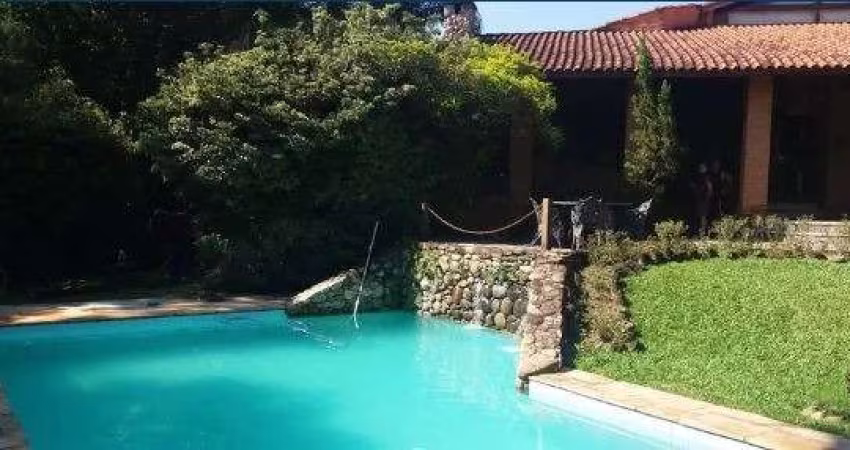 Chácara de luxo à venda em SP: 4 quartos, 4 suítes, 6 banheiros, 8 vagas na Praias Paulistanas - 380m².