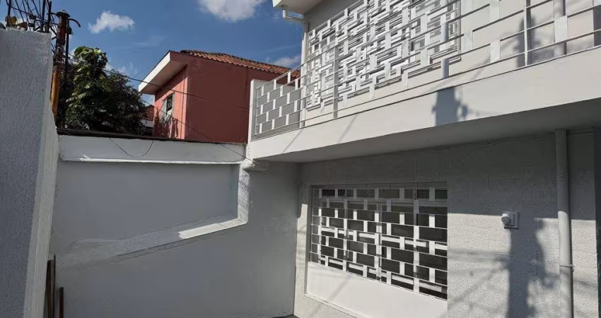 Imperdível: Casa à venda em São Paulo-SP, Vila Basileia - 3 quartos, 2 banheiros, 4 vagas de garagem, 150 m² de área.