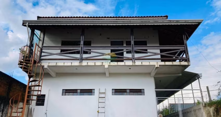 Casa 03 dormitórios à venda - 290mts² em Terra Preta Mairiporã SP