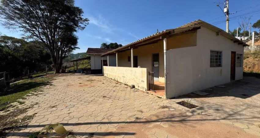 Chácara com duas casas á venda em Atibaia/SP