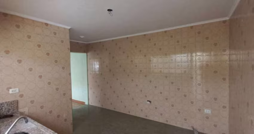 Casa com 2 dormitorios 2 vagas e quintal na Santa Clara
