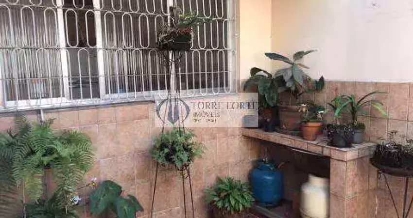 Linda casa com 2 dormitórios, 2 banheiros e 2 vagas na Moóca
