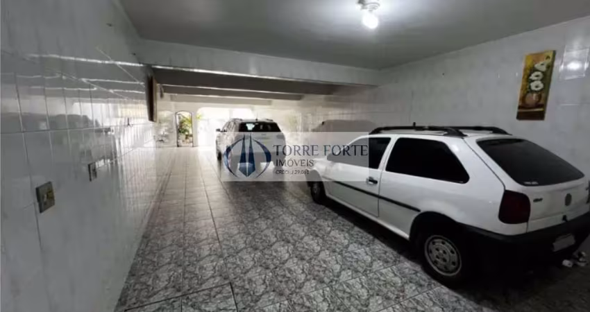 Ótimo terreno com 2 casas com total de 3 dormitórios, 6 vagas de carro
