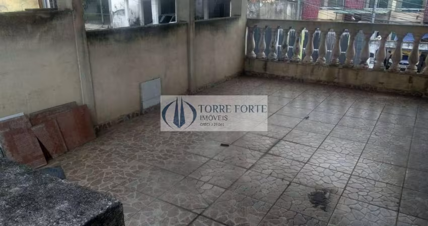 Casa com 3 dormitorios 2 vagas de garagem na Vila Antonieta .