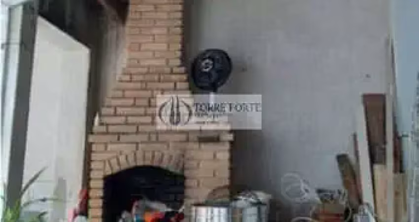 Sobrado com Varanda 4 dormitorios 2 vagas de garagem em Mogi das Cruzes.