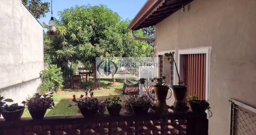 Casa Ampla em Pirassununga 2 Dorms., Suíte, Pomar e Edícula