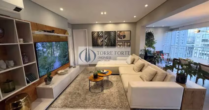 Lindo apartamento com 2 dormitórios, varanda e 2 vagas na Vila Anastácio