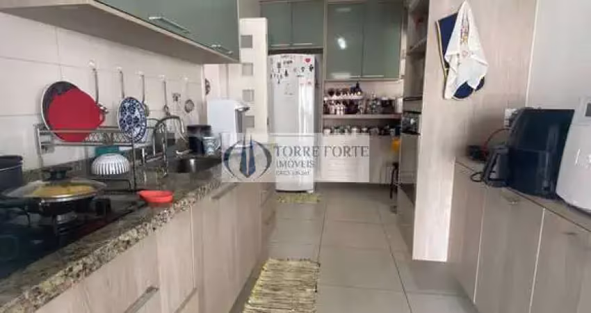 Lindo apartamento de 3 dormitórios, varanda e 2 vagas no Campo Belo