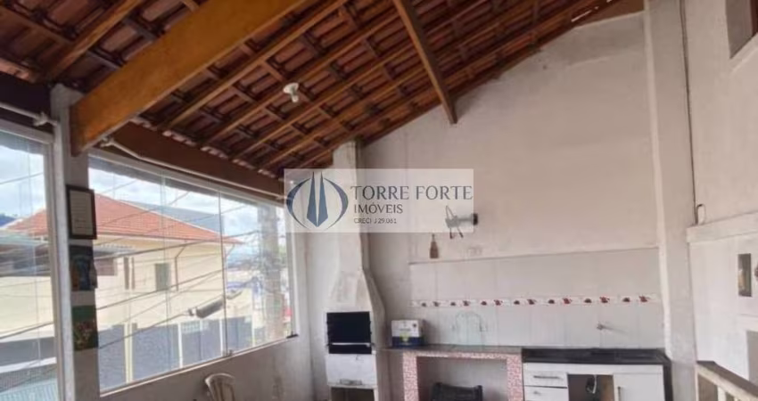 Linda casa com 3 dormitórios e 2 vagas no Jardim Rossin