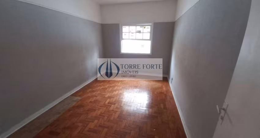 Linda casa com 2 dormitórios e 2 vagas no Cambuci