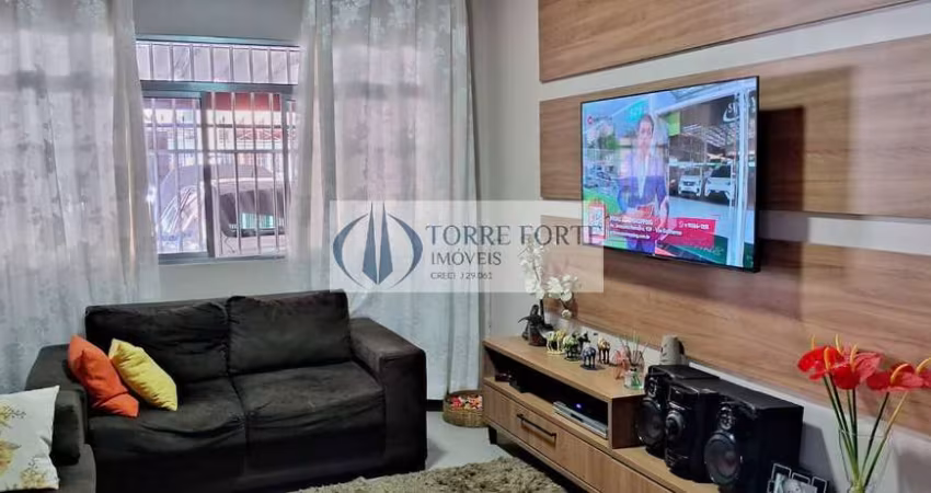 Linda casa com 3 dormitórios, varanda e 2 vagas em Sítio Morro Grande