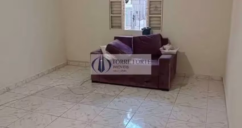 Casa 2 dormitórios, 1 banheiro e 4 vagas no jardim fernandes