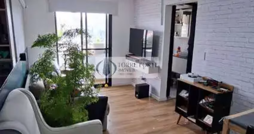 Apartamento reformado 2 dormitórios e 1 vaga no brás