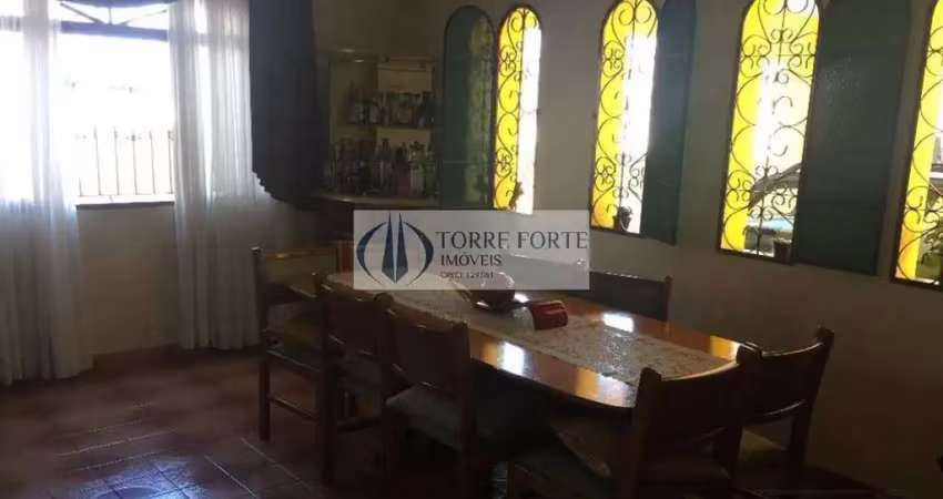 Casa 3 dormitórios, 1 suíte, 2 banheiros e 12 vagas na vila ema