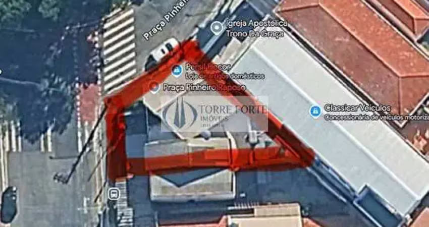 Casa à venda na Praça Pinheiro Raposo, 70, Vila Bertioga, São Paulo
