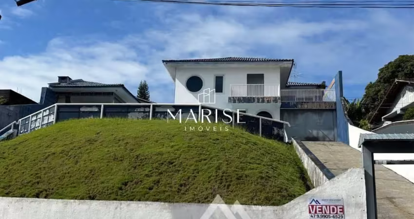 Casa com 5 quartos à venda na Rua Arno Kumlehn, Bom Retiro, Joinville