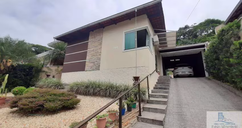 Vendo casa com piscina bairro santa catarina em joinville sc