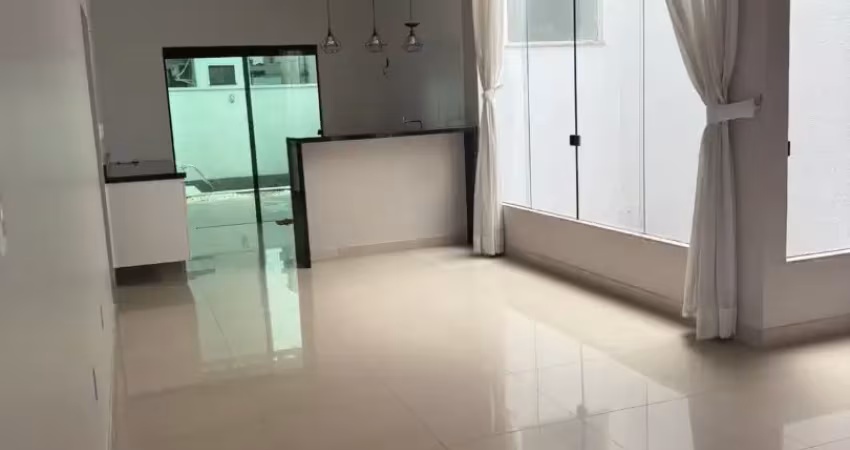 Casa no morada dos pássaros, 3 qtos, piscina e churrasqueira