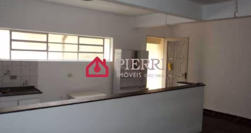 Casa no Jardim Mangalot, próximo ao Bradesco da Av. Mutinga