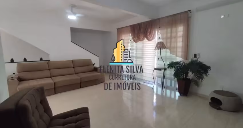 Campo grande - venda - casa sobreposta alta -  varanda gourmet  -  churrasqueira - painel solar - 200 au