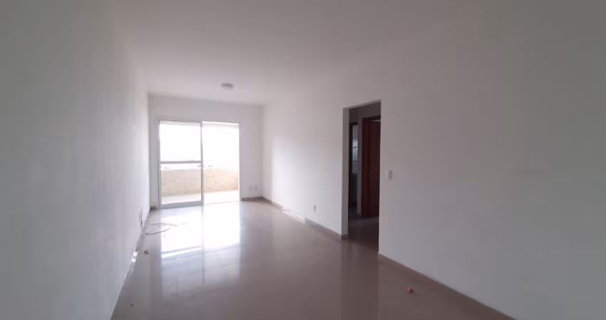 Pompéia Locação excelente apartamento 3 dormitórios poucos metros do mar!!!