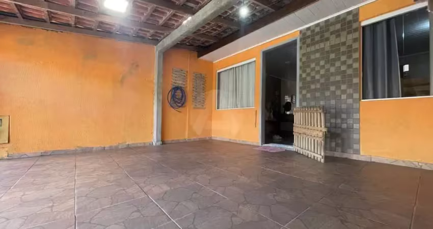 Casa no tranquilo bairro Itaqui em Campo Largo-PR