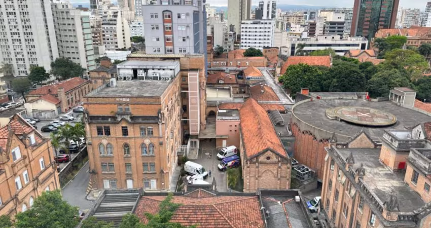 Apartamento em Higienópolis  -  São Paulo