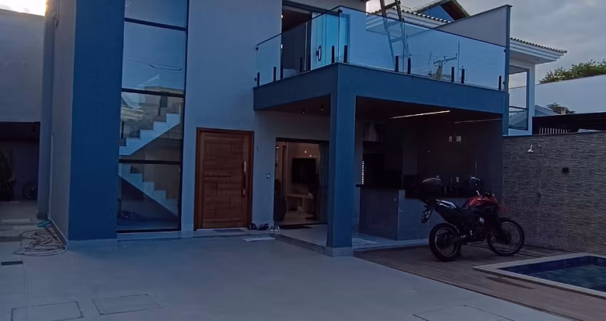 Linda casa Contemporânea em Vargem Grande RJ