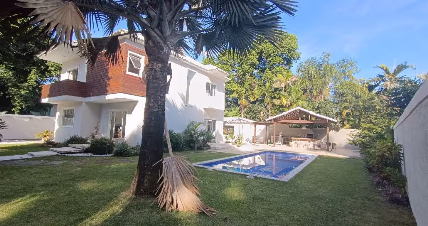 Linda casa triplex em Vargem Grande RJ