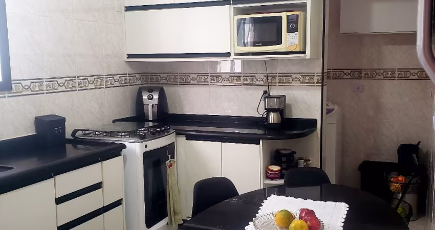 Lindo apartamento na Guilhermina com 2 Dormitórios 1 suíte. Lindo.