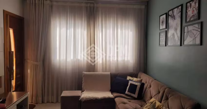 Belíssima Casa Térrea à venda na Villa Dí César em César de Souza, Mogi das Cruzes, SP, com 3 dormitórios, sendo 1 suíte e cozinha integrada com móveis planejados.