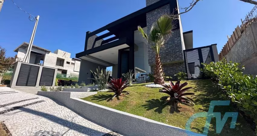 Residencial Granja Anita - Casa Térrea Alto Padrão à venda no condomínio Granja Anita em Mogi das Cruzes, com 4 suítes com closet.