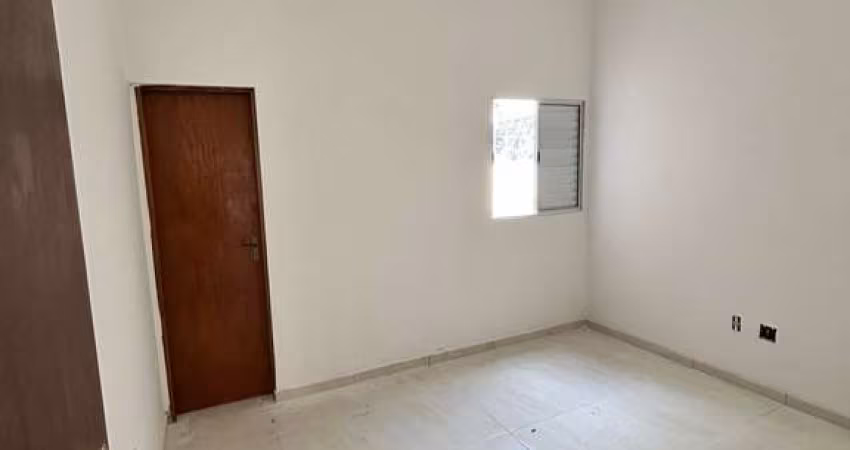Casa Térrea à venda no bairro Jardim Cambuci em Mogi das Cruzes/SP, com 2 dormitórios, sendo 1 suíte.