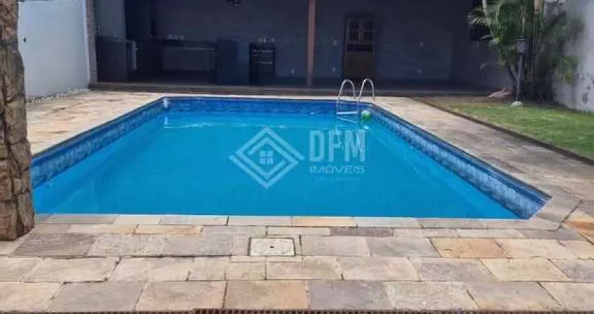 Casa Térrea à venda no bairro Vila Lavínia em Mogi das Cruzes, com piscina, espaço gourmet e 2 dormitórios, sendo 1 suíte.