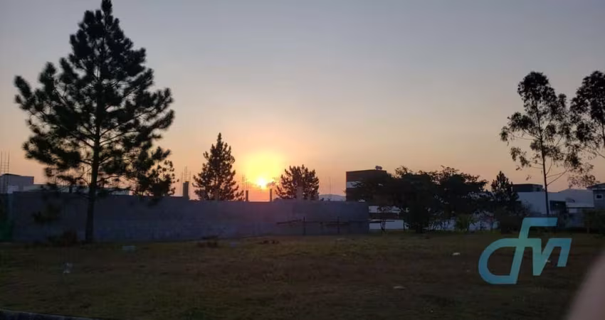 Residencial Granja Anita - Oportunidade Terreno de Esquina à venda no Condomínio Granja Anita em Mogi das Cruzes, SP com 358,82 m²
