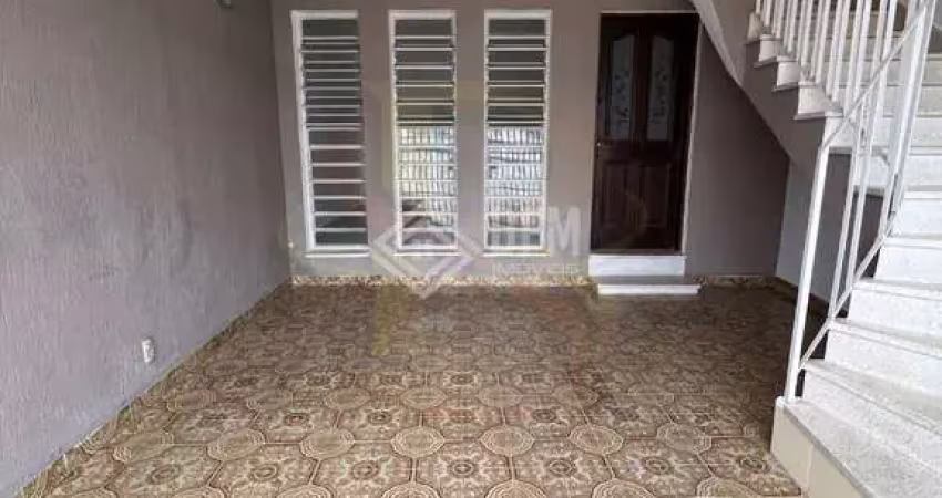 Sobrado à venda no Centro de Mogi das Cruzes, SP, com 2 Casas independentes e Garagem
