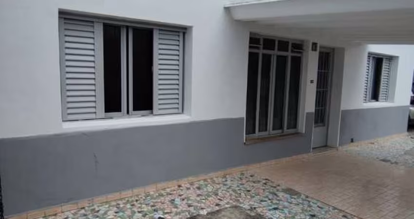 Casa Térrea à venda no Jardim Carolina em Mogi das Cruzes, SP, próximo ao centro com 5 dormitórios