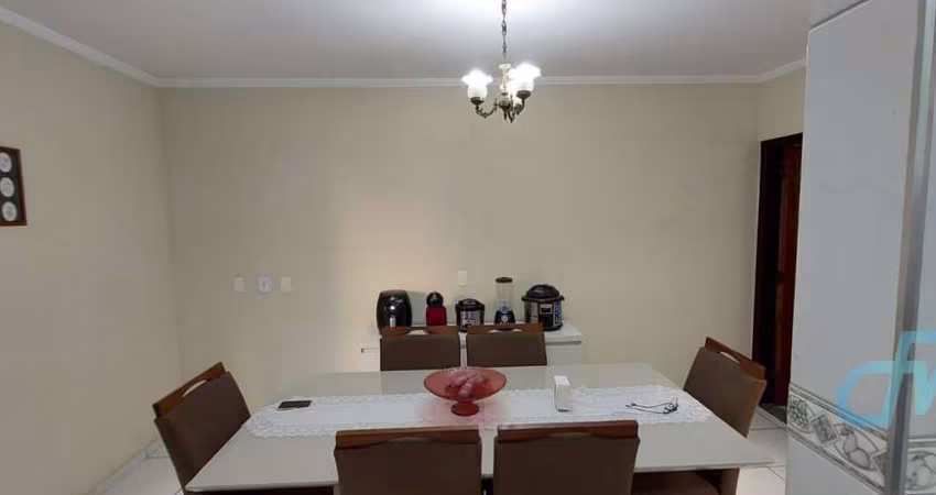 Casa Sobrado à venda com preço de oportunidade no bairro Chácara Jafet em Mogi das Cruzes, SP, com 3 dormitórios, sendo 1 suíte