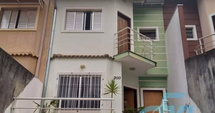 Casa Sobrado à venda no bairro Mogi Moderno em Mogi das Cruzzes, SP, com 3 dormitórios, sendo 1 suíte