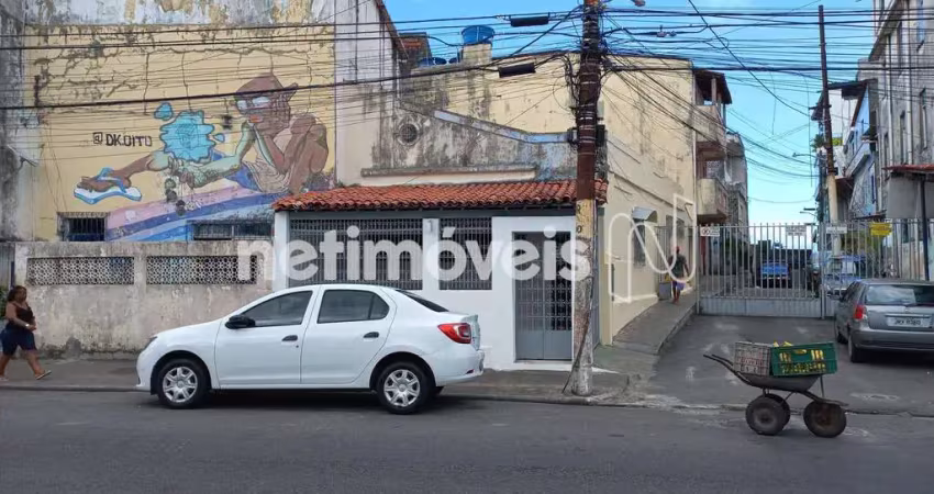 Casa comercial precisando de reforma para aluguel na lapinha