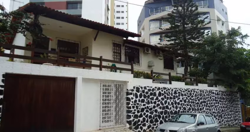 Casa com 6 quartos à venda na Rua Plínio Moscoso, Jardim Apipema, Salvador