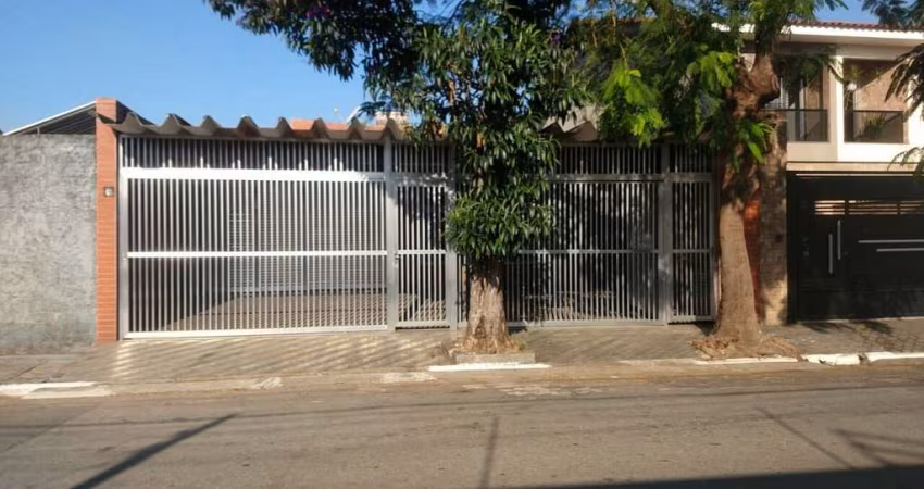 Casa com 3 quartos para alugar na Rua Danúbio Azul, --, Jardim Guanca, São Paulo