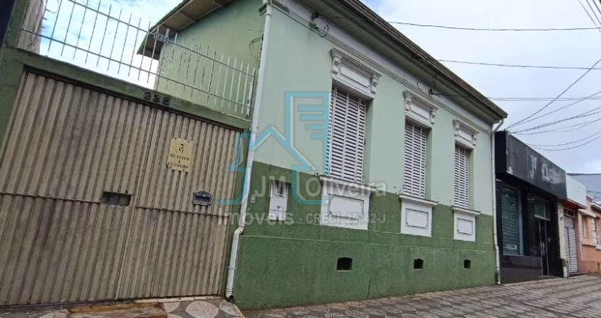 CASA NO CENTRO DE ITAPETININGA, Imóvel antigo, excelente para fins comerciais.