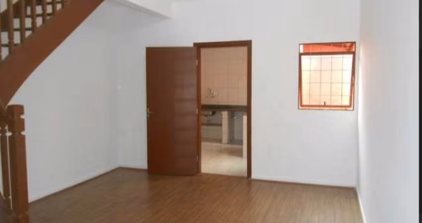 Casa comercial com 4 salas para alugar na Rua Labatut, 0537, Ipiranga, São Paulo